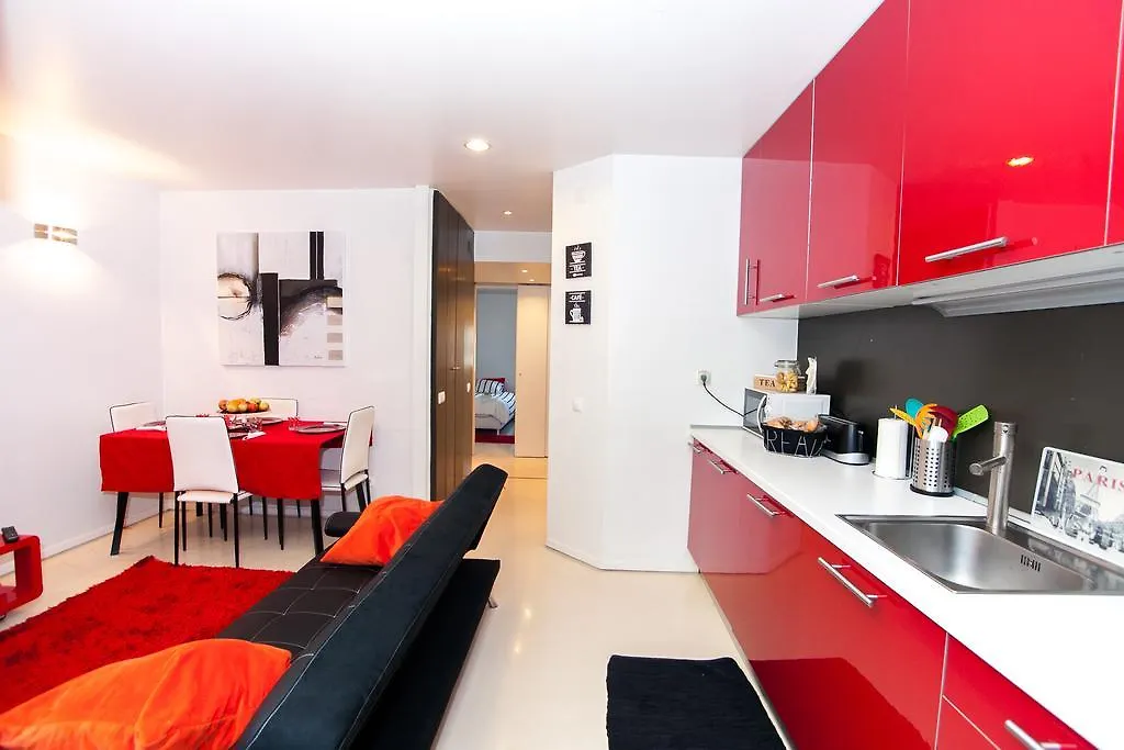 Ana'S Design Apartments-1